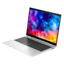HP EliteBook 630 G10 reacondicionado, perspectiva lateral con pantalla encendida