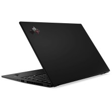 Lenovo ThinkPad X1 Carbon G8 con la tapa cerrada, en ángulo