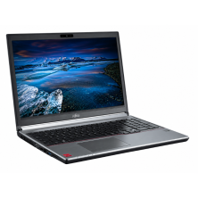 Fujitsu LifeBook E754 abierto en ángulo de tres cuartos, con el teclado numérico y la pantalla visibles