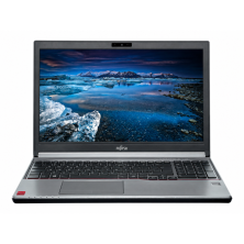Fujitsu LifeBook E754 reacondicionado, vista frontal con la pantalla encendida mostrando un paisaje de agua