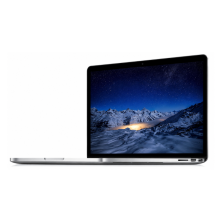 Apple MacBook Pro A1502 abierto en ángulo frontal bajo, con el teclado y la pantalla visibles