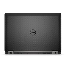 Dell Latitude E7470 cerrado, tapa negra con logotipo Dell