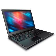 Lenovo ThinkPad P52 en diagonal desde la izquierda, teclado con bloque numérico