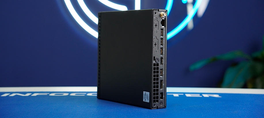 ista trasera del Mini PC Lenovo ThinkCentre M80Q, mostrando los puertos de conectividad, incluyendo USB, HDMI y DisplayPort.
