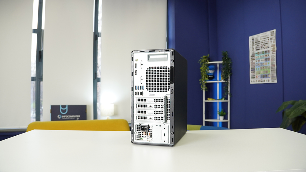 Vista trasera del Dell Optiplex 5090 MT: ranuras de expansión, fuente de alimentación y puertos de conexión