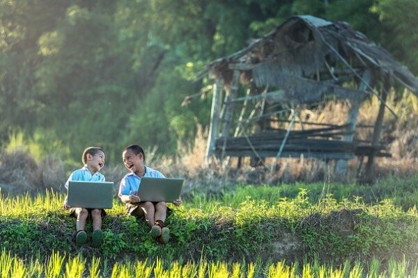 Descubre los 5 mejores portátiles para niños: ¡lo que debes saber antes de comprar!